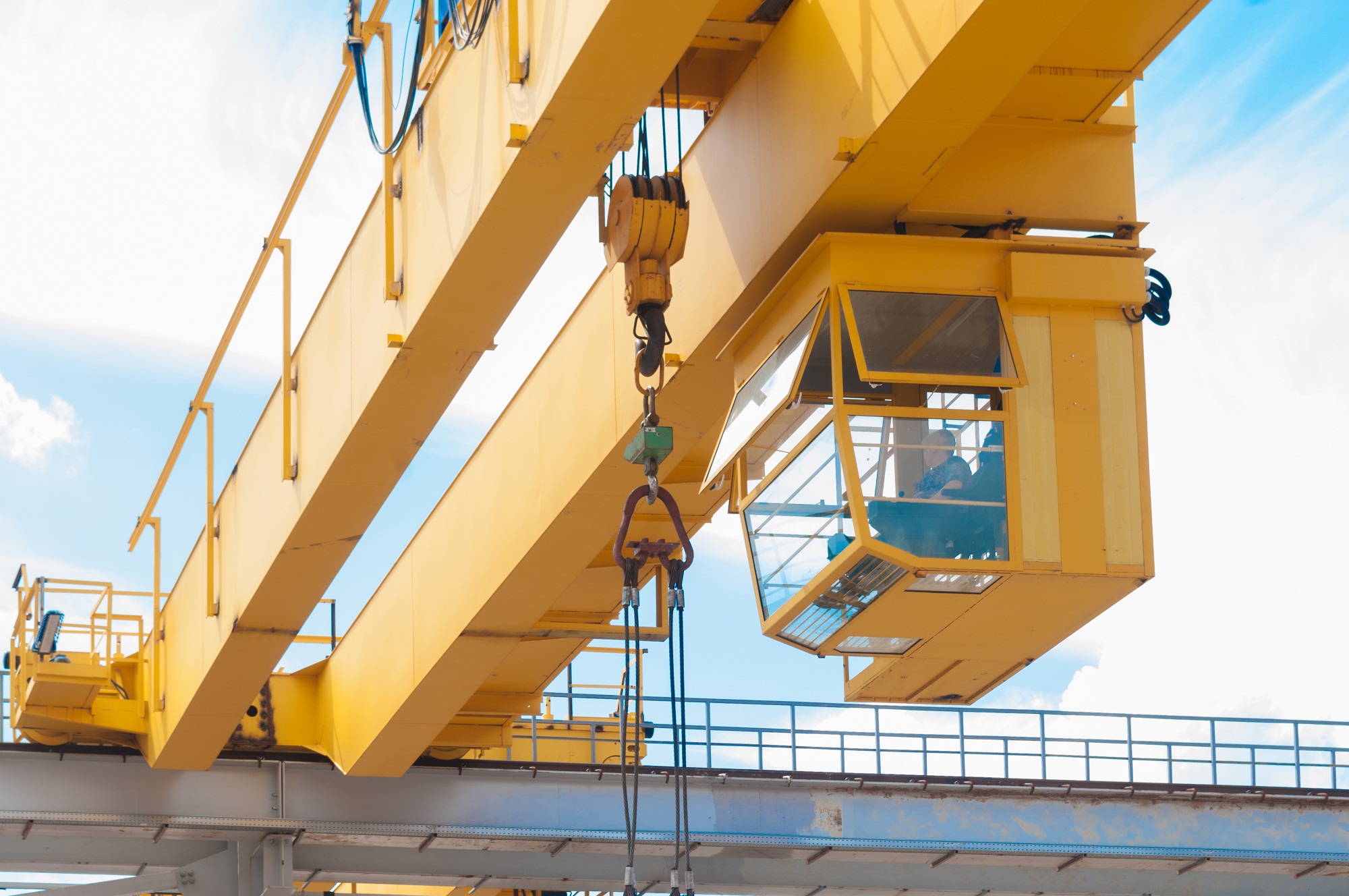 Overhead gantry crane training